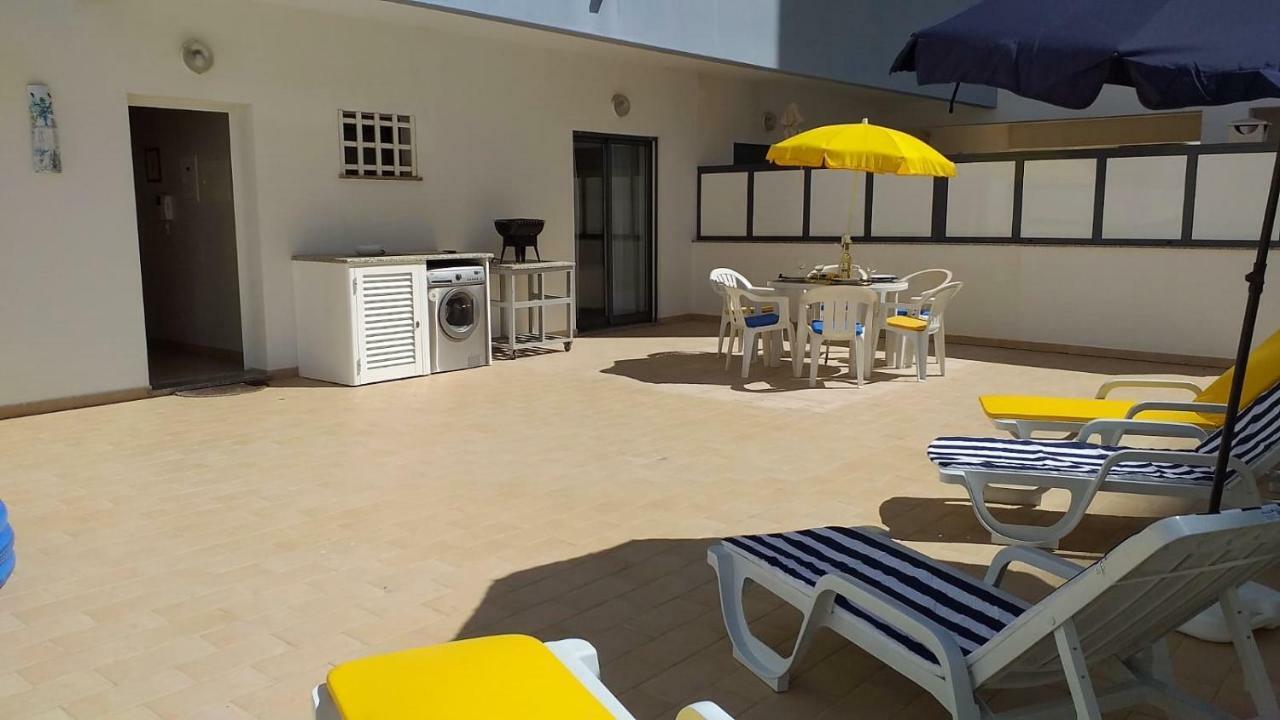 T2 Tahiti - Terraco, Familiar, Garagem, Wifi Lejlighed Quarteira Eksteriør billede